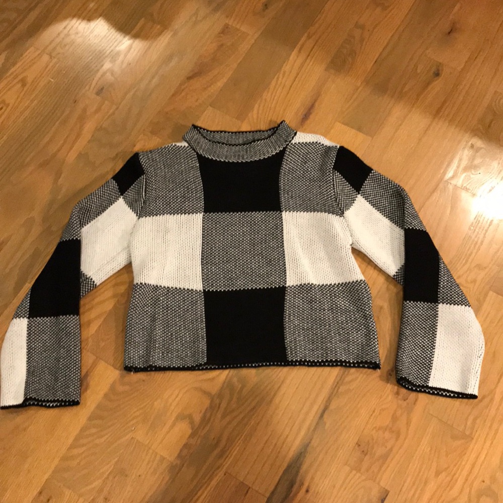 SHEIN Cropped Sweater